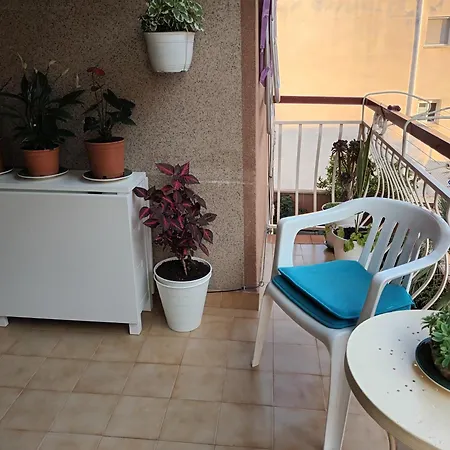 Cerca Playa,Del Tren Y Garaje Gratis Apartament
