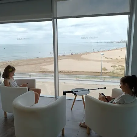 Apartament Cerca Playa,Del Tren Y Garaje Gratis *